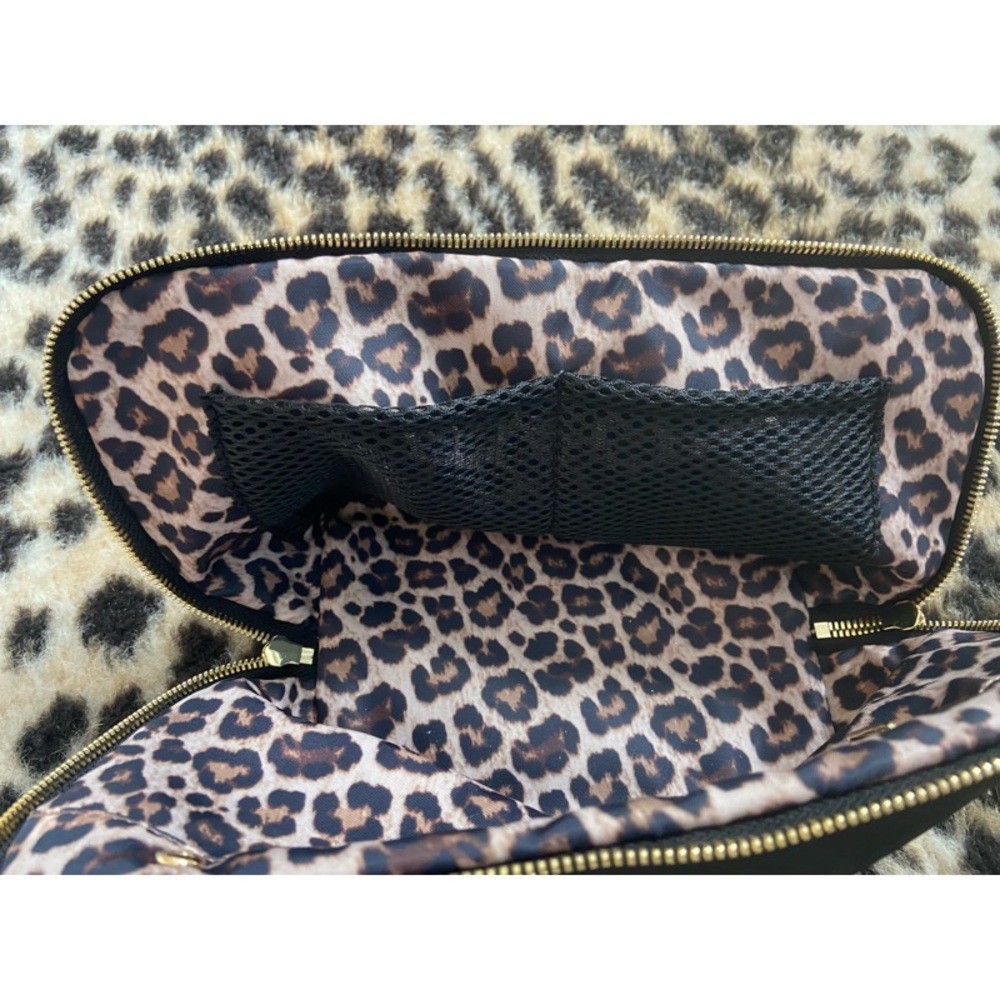 NEW! Kusshi Signature Make Up Bag Satin Black Fabric with Leopard - Picture 7 of 13